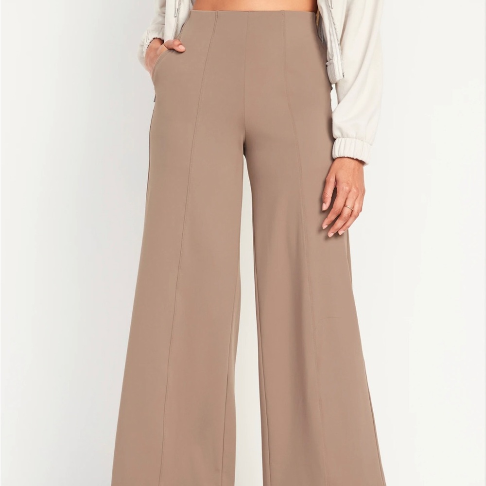 Old Navy Powersoft Wide Leg pants Medium in Sedimentary NWT